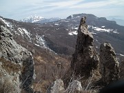 84 vista verso Pian dei Resinellie e Coltignone